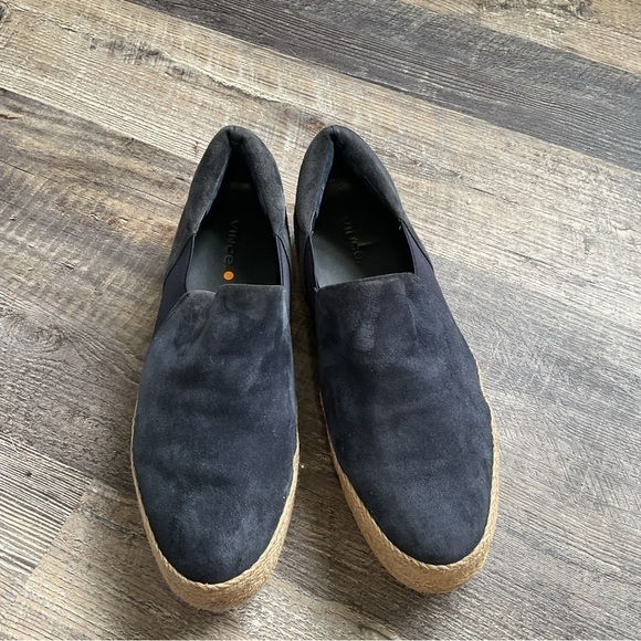 Vince Wilden Slip-On Sneaker Slip-on
Round toe Leather & fabric lining - Picture 2 of 10